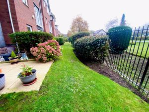 Communal Gardens- click for photo gallery